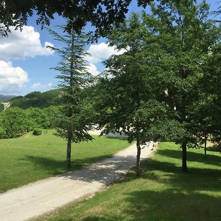 In Marche With Pool & Terrace Сasa de vacaciones Apecchio